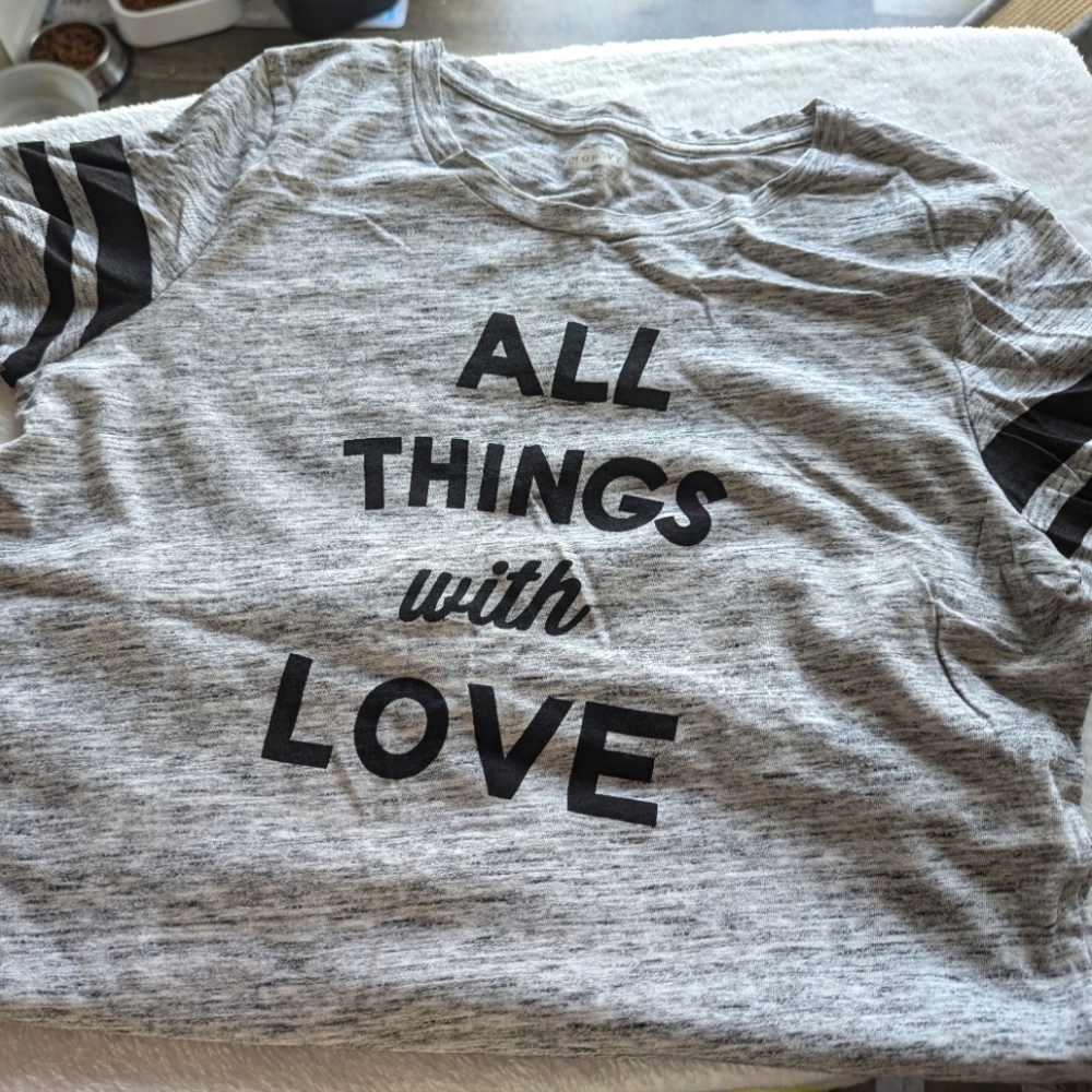 3/$15 - GUC Relaxed Fit "All things with Love" Tee